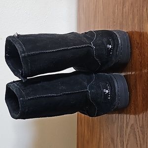 Bear Paw boots size 6/7 black